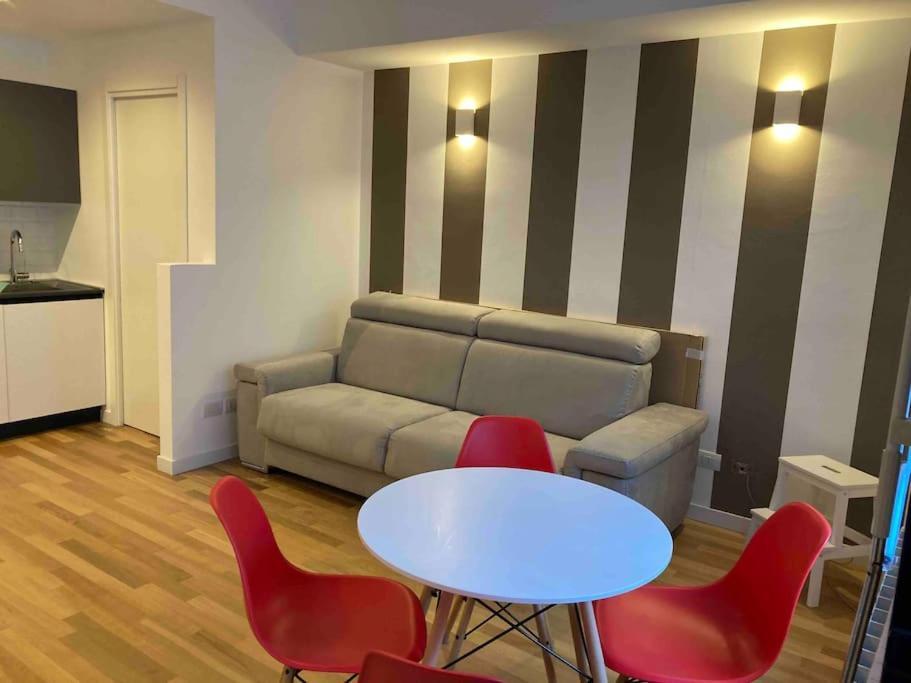 Bilocale Zona Bocconi-Navigli Villa Milan Bagian luar foto