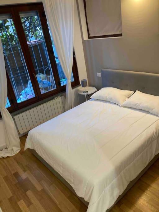 Bilocale Zona Bocconi-Navigli Villa Milan Bagian luar foto
